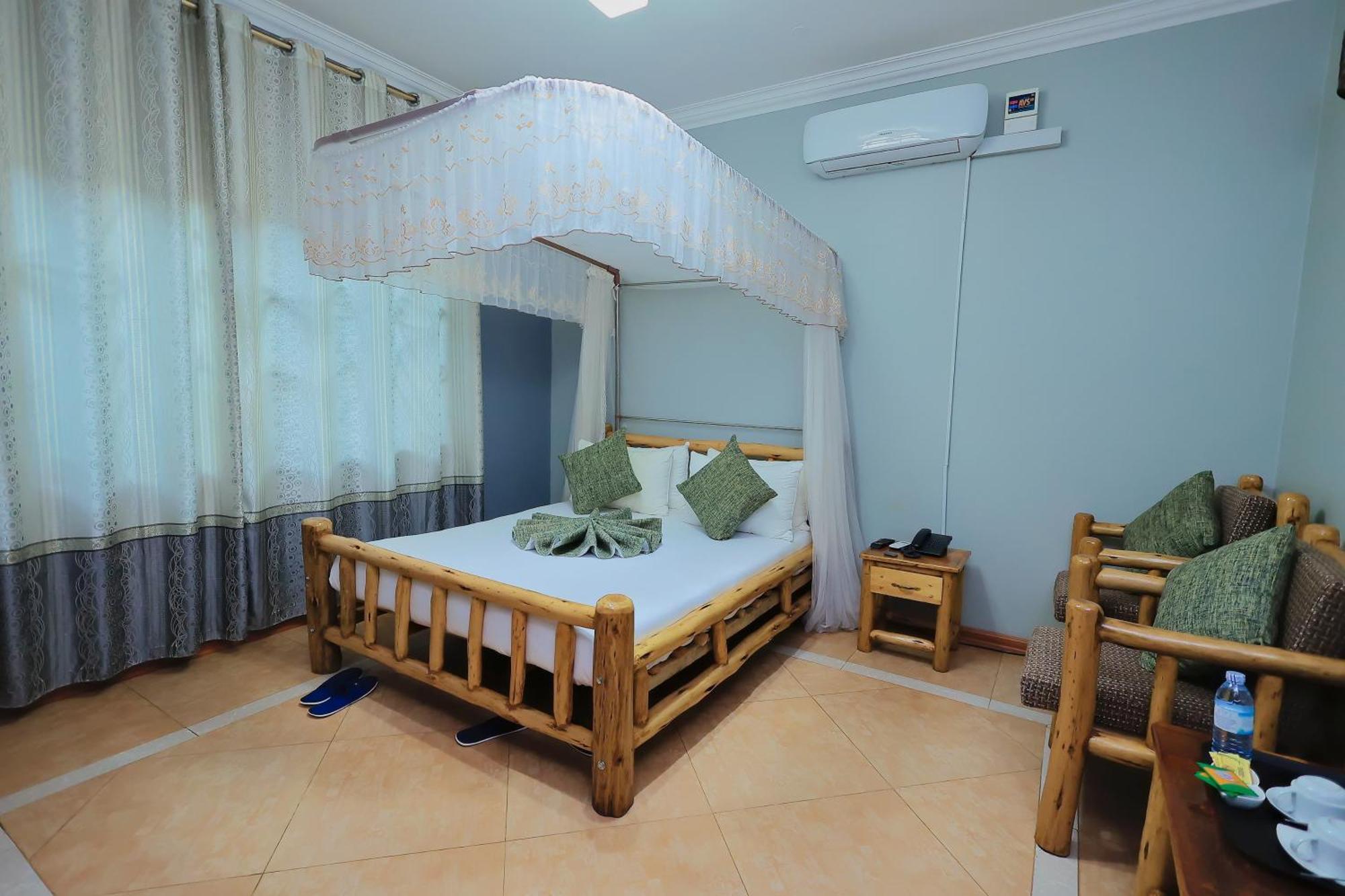 Shine Country Resort Hotel Naziba Экстерьер фото