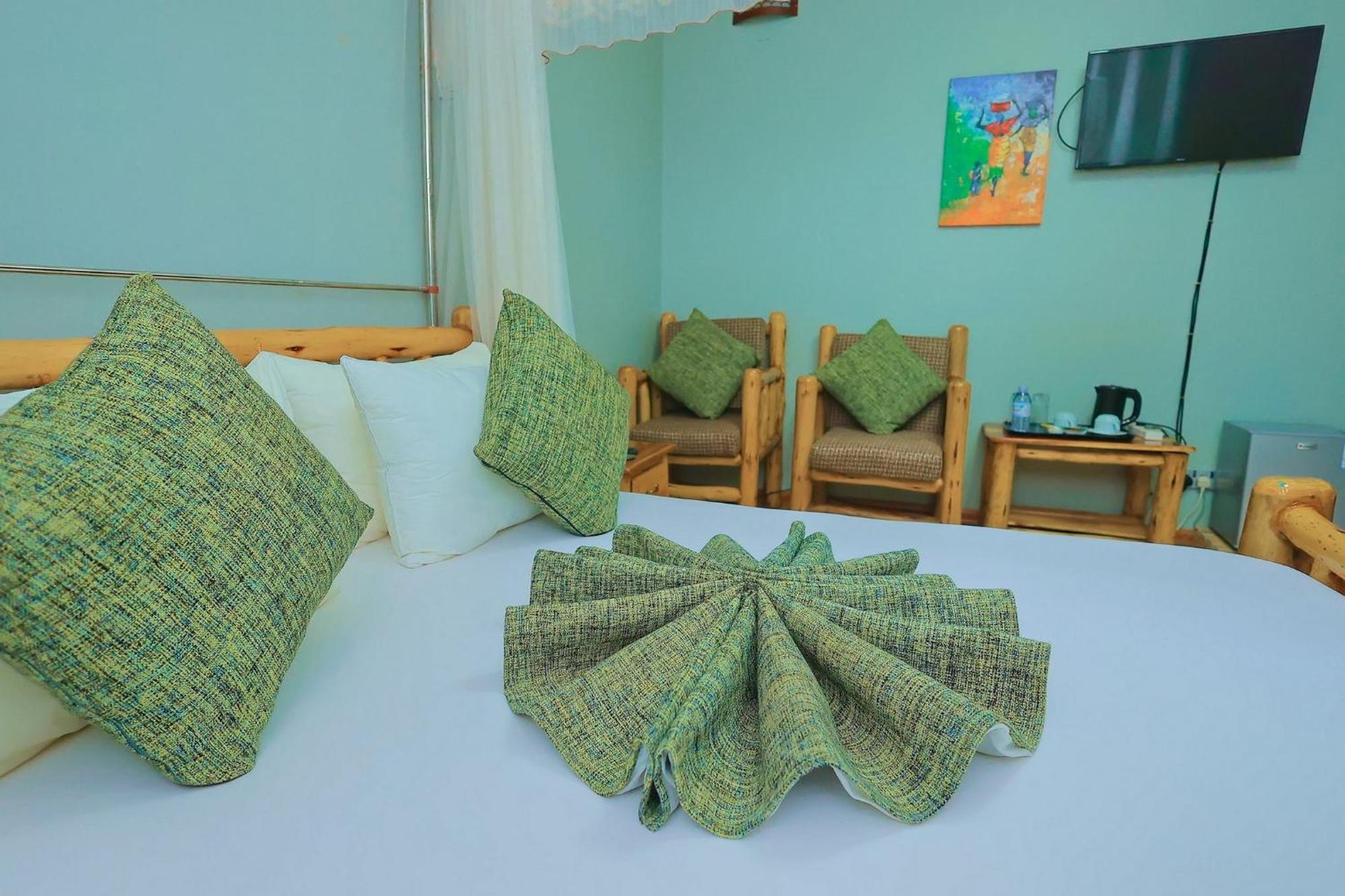 Shine Country Resort Hotel Naziba Экстерьер фото